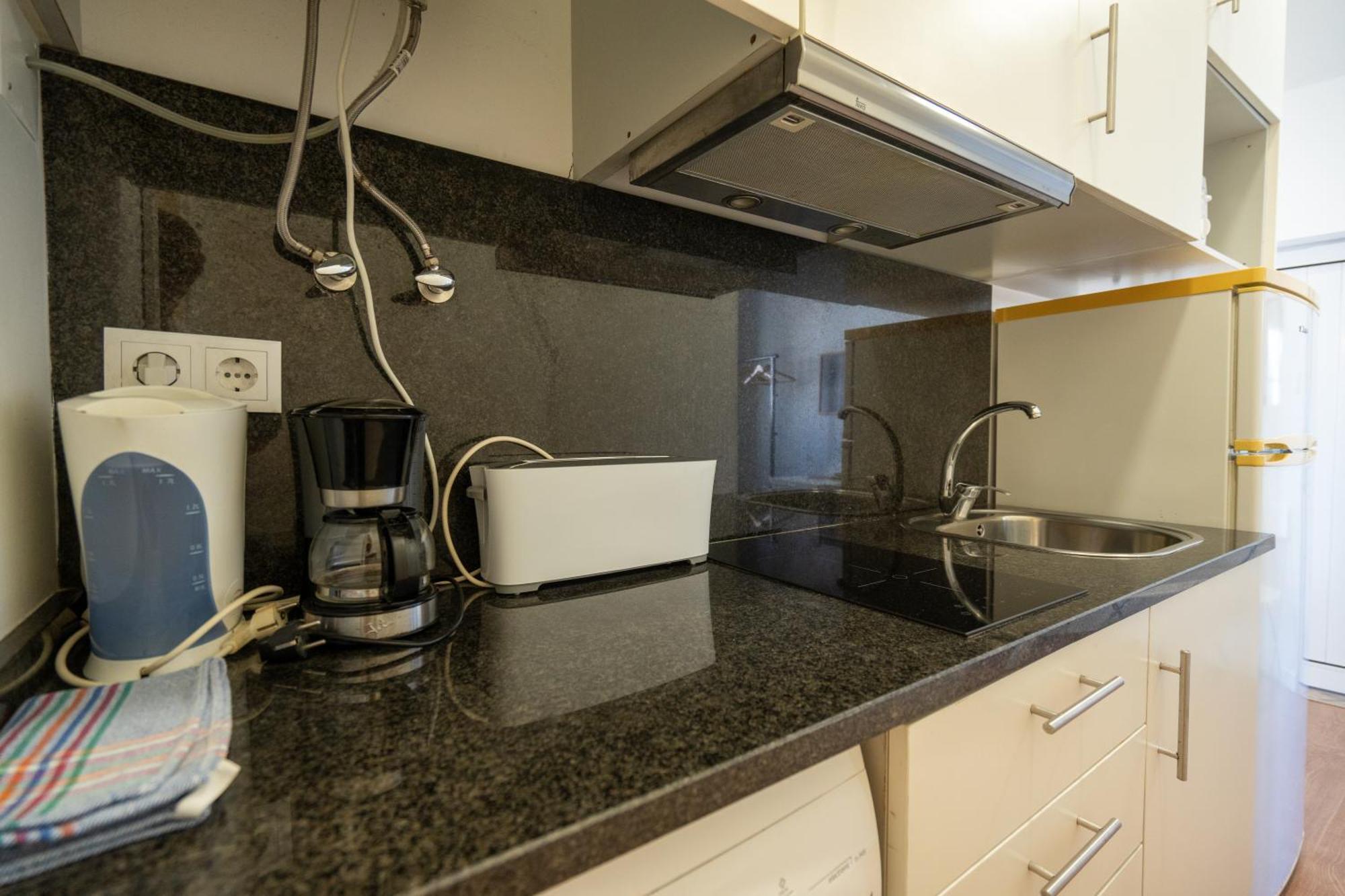 Studio Mouraria, Lisbon Center, Tram & Metro Экстерьер фото